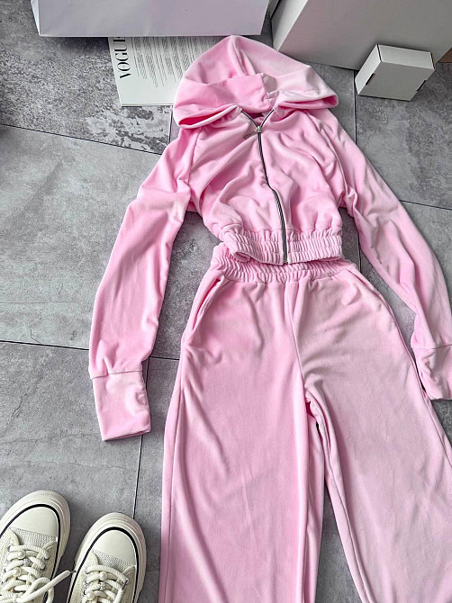 Жіночий повсякденний велюровий костюм з широкими штанами та укороченою кофтою плюшевий велюр Рожевий, 46/48 Одеса - фото 1