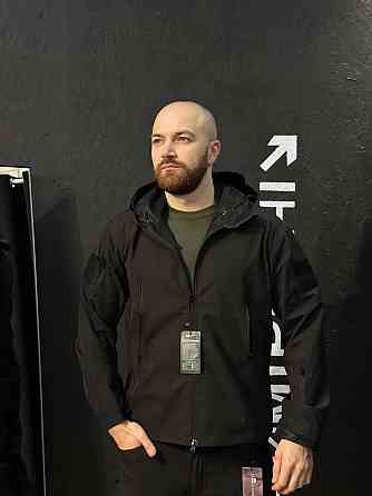 Куртка чорна чоловіча літня з капюшоном, пряма, з кишенями, для туристів, військових та силових структур Львів