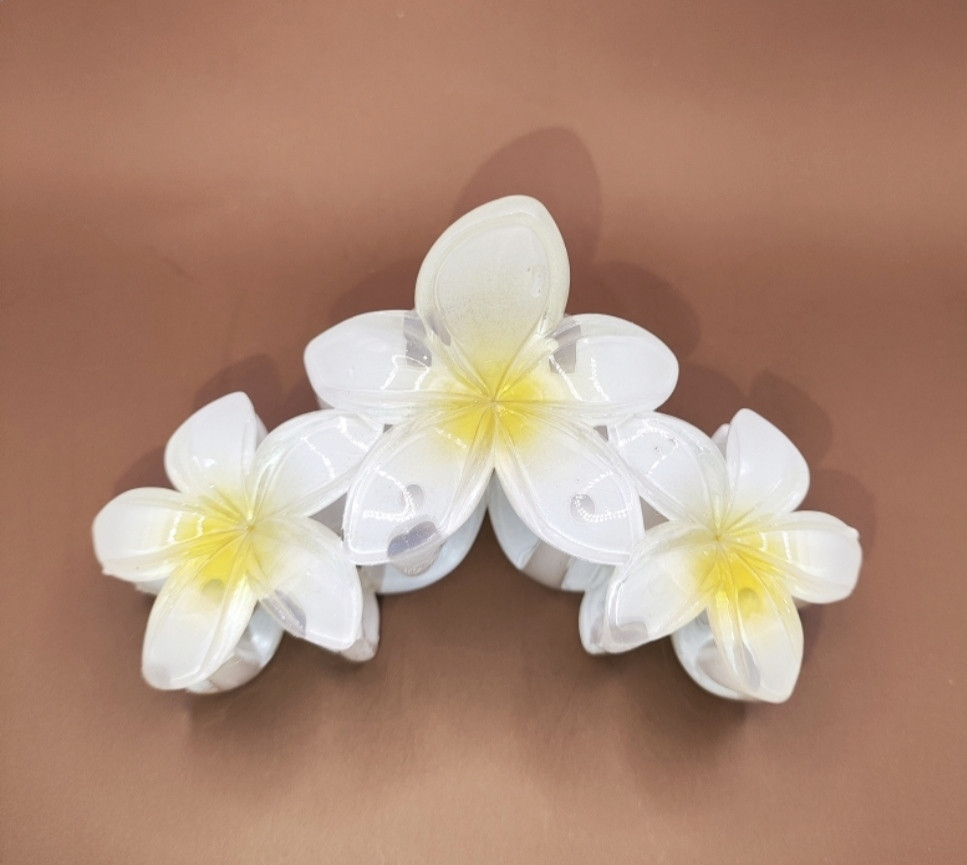 Заколка-крабік квітка 9 см Білий  з жовтою серединкою Сміла - фото 1