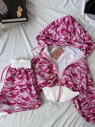 Женский принтованный костюм двойка: укороченная кофта и шорты в милитари стиле петля + рибана Одесса