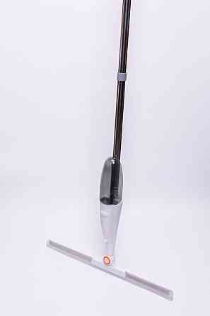 Швабра-скребок з розпилювачем та довгою металевою ручкою для миття твердих поверхонь у будинку та офісі HP-35015-23 Київ