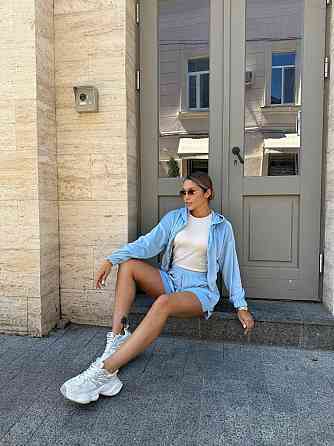 Жіночий стильний костюм двійка: кофта і шорти зі стразами велюр Одеса