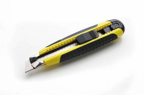 Нож выдвижной 18мм обрезиненный корпус, автозамок MultiFlex СИЛА Ровно - изображение 1