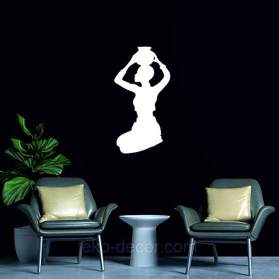 Декоративне настінне Панно «Дівчина з глечиком», Декор на стіну Київ