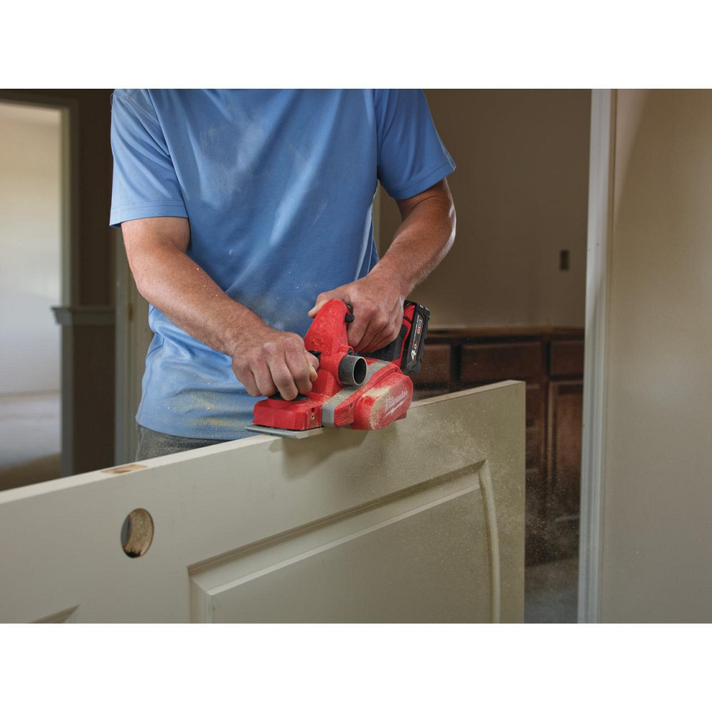 Рубанок аккумуляторный MILWAUKEE, M18 BP-402C, 82мм (+зар.устройство, 2акум.Х 4Ач,кейс) Одесса - изображение 6