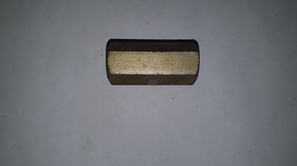 Штуцер соединительный магистральной тормозной трубки ГАЗ. СССР. Харьков - изображение 1