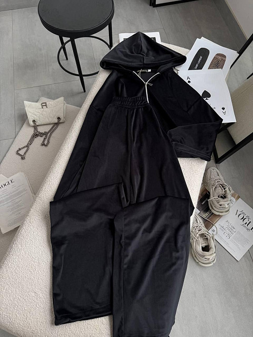 Жіночий стильний прогулянковий костюм-двійка: кофта та штани в спортивному стилі велюр Чорний, 46/48 Одеса - фото 1