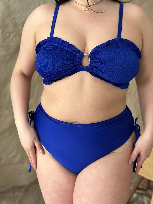 Роздільний купальник бандо plus size великих розмірів з поролоновими чашками біфлекс з рюшами синій Одеса - фото 2