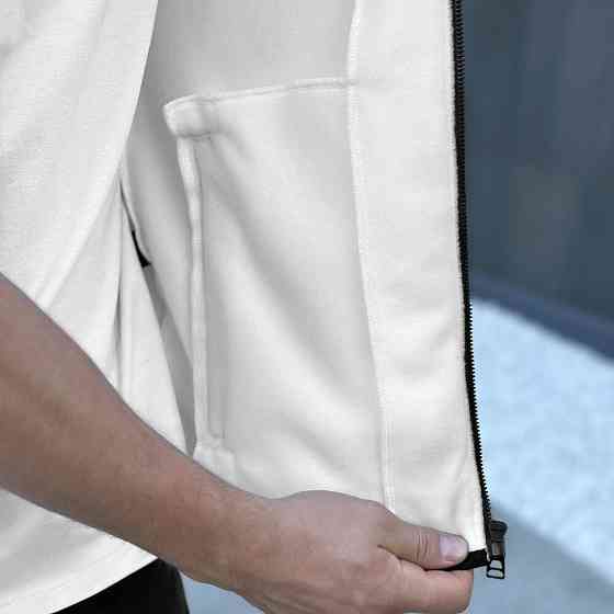 Чоловіча флісова жилетка Pobedov Wolf молочно-чорна Київ