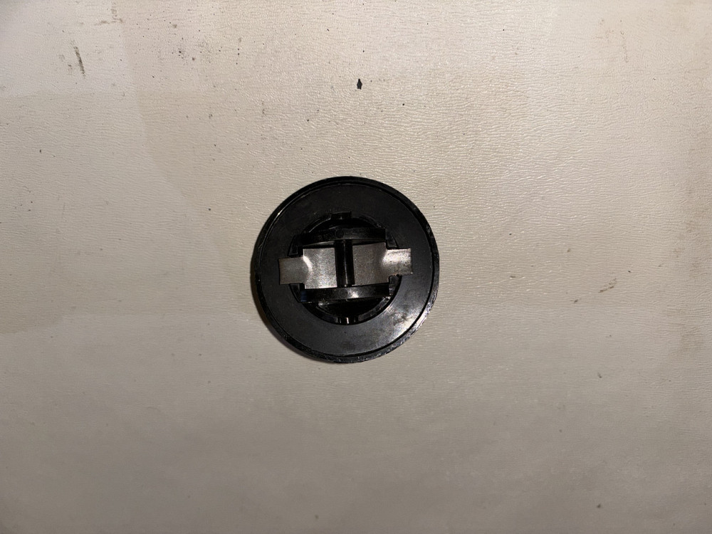 Кришка оливозаливної горловини ЗМЗ-406. Харків - фото 1