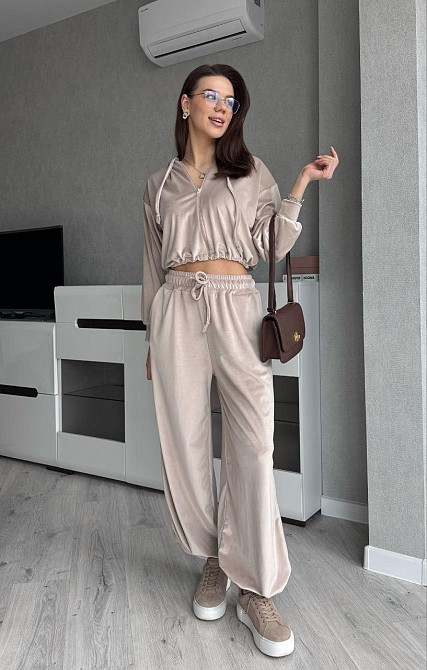 Жіночий стильний костюм з турецького королівського велюру Бежевий, 42/44 Одеса - фото 2