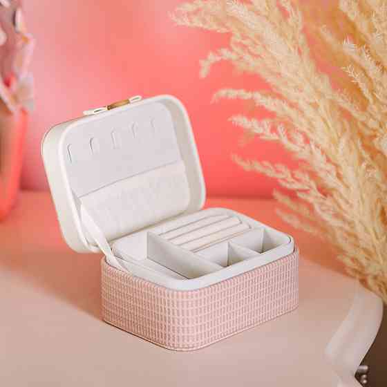 Шкатулка для ювелірних прикрас з еко-шкіри Київ