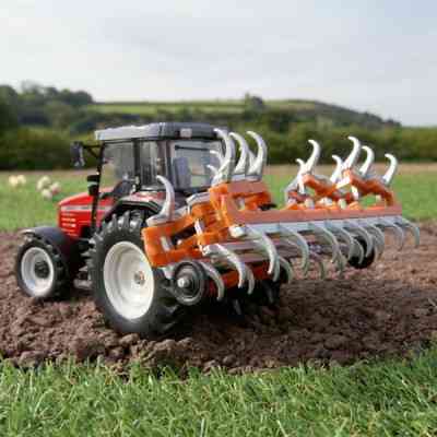 Спецтехніка Britains Трактор Massey Ferguson 6290 з культиватором 1:32 (43335) Вінниця