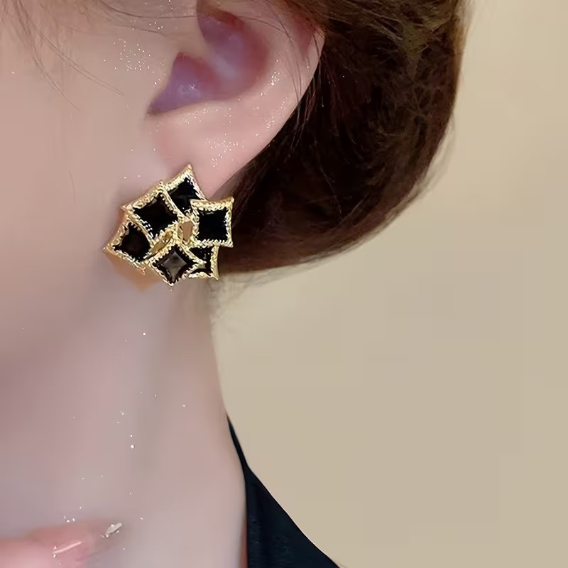 Серьги набор 5 пар в различных дизайнах с эмалью золотистые,женская бижутерия серьги комплект из цинкового сплава Каменец-Подольский - изображение 3