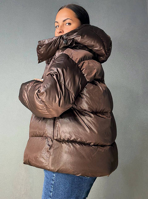 Куртка женская Lady Yep 10041 глянцевая пуффер оверсайз с капюшоном коричневая, коричневый, 42 Киев - изображение 7