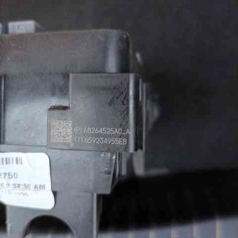 68264525AC блок запобіжників Коломыя