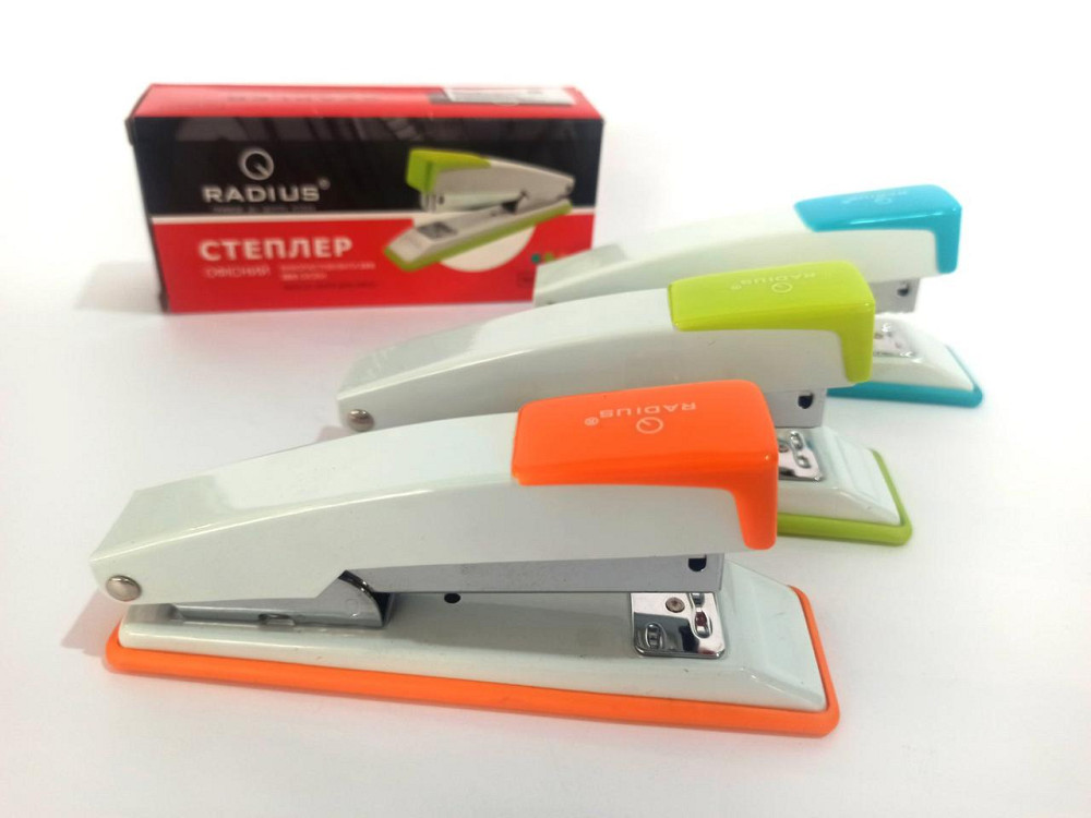 Степлер 24 "Radius" 9909-N-RADIUS, розмір 13,6*6,2*3,6см (скоба #24/6-26/6)неон, шт Київ - фото 1