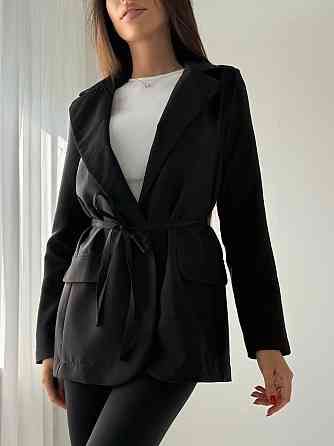 Жіночий приталений піджак без підкладки з підплічниками костюмка Чорний Одеса