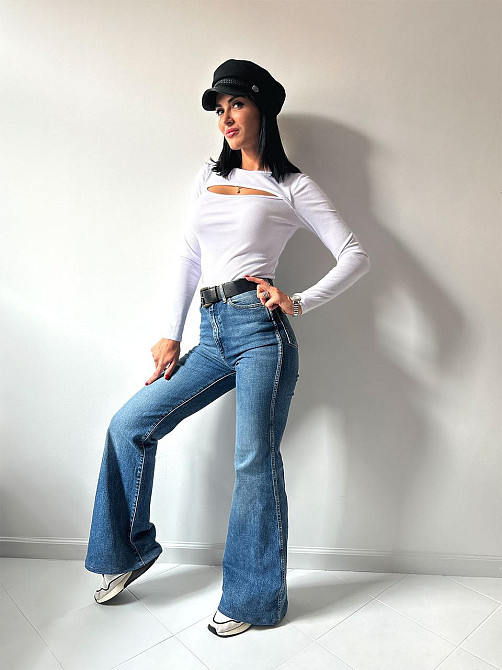 Трикотажна кофтинка з розрізом на грудях "Kiss" оптом I Батал Київ - фото 10