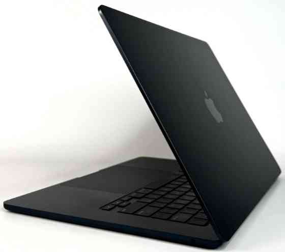 Apple MacBook Air 15.3” (2024) M3 / 8GB / SSD 256GB / macOS Sequoia . Київ