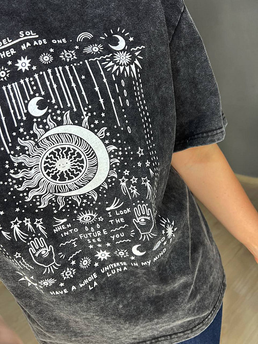 Футболка женская A-N 25062 оверсайз вареная тай-дай с принтом луна, черный, one size Киев - изображение 19