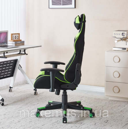 Компьютерное кресло для геймера из ткани с регулировкой подлокотников кресло геймерское B-142 черно-зеленое Мостиска