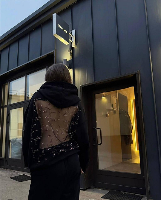 Жіноче худі з сіточкою та малюнком на спині Одеса - фото 3