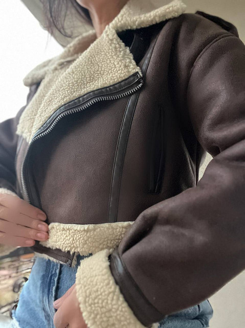 Дублянка жіноча Aftf Basic 2413 коротка косуха оверсайз на блискавці з хутром екозамша коричнева, коричневий, L Київ - фото 16