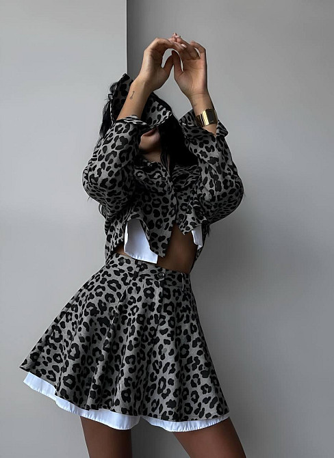 Женский стильный леопардовый костюм двойка: жакет + юбка с шортами турецкий коттон Серый, 46/48 Одесса - изображение 3