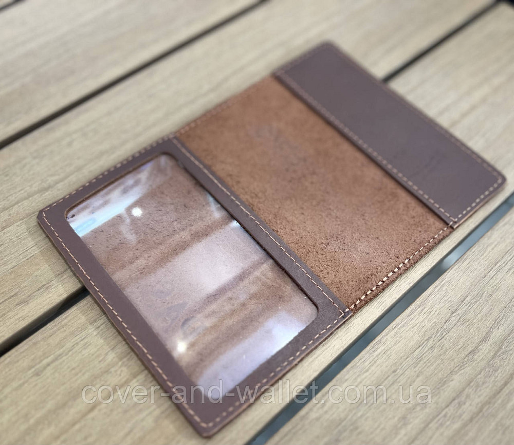 Обкладинка для паспорта з вінтажній шкіри коричневого кольору ST Leather Київ - фото 8