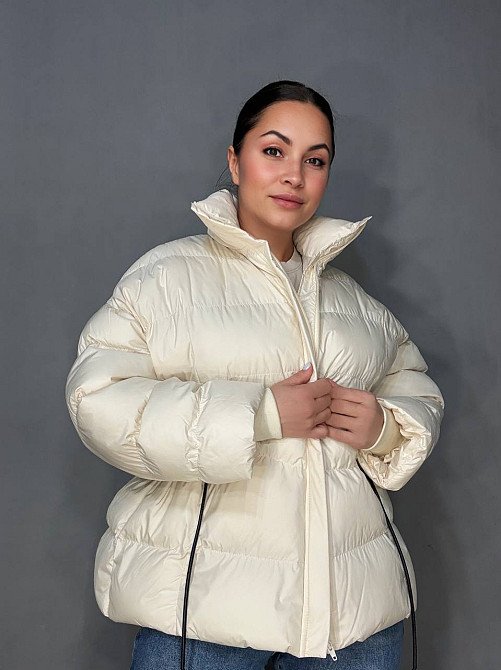 Куртка жіноча Fashion 3097 пуффер оверсайз зі шнурком на талії молочна, молочний, M Київ - фото 15