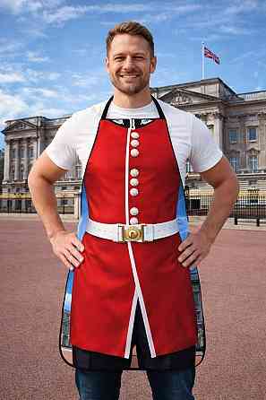 Кухонный фартук с принтом британского гвардейца 73 на 57 см разноцветный Киев