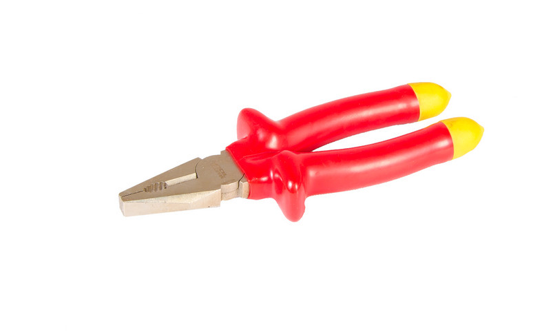 MASTERTOOL Плоскогубці діелектричні MASTERTOOL 200 мм CrV6150/HRC 50~55 27-0200 Коломия - фото 1