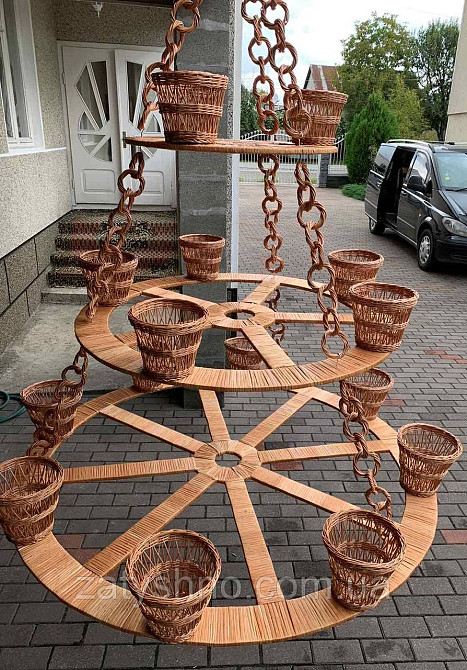 Велика плетена люстра (190) біля високої будівлі Київ - фото 6