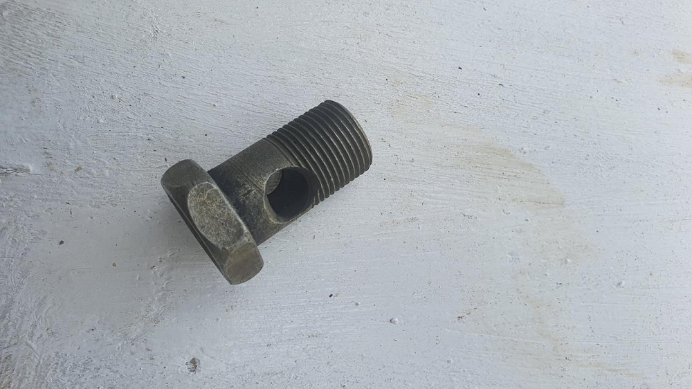 Болт-штуцер М20х1.5. Длина 43 мм. СССР. Харьков - изображение 1