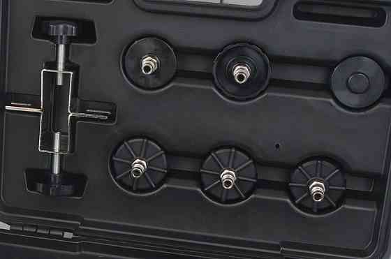 Пристрій для заміни гальмівної рідини пневматичний з набором кришок-перехідників для розширювального бачка Одесса