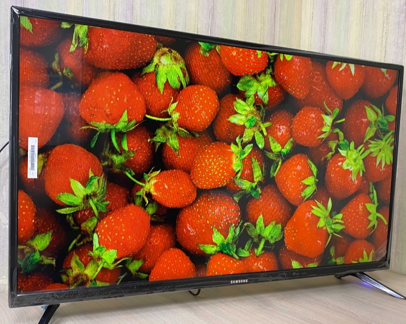 Тонкий телевизор Samsung Smart TV 42