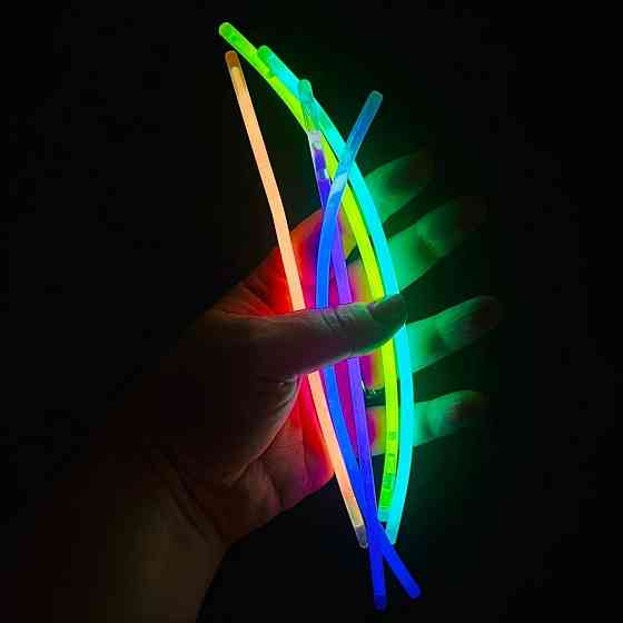 Неоновые браслеты-гибкие палочки 100 шт. разноцветные Киев