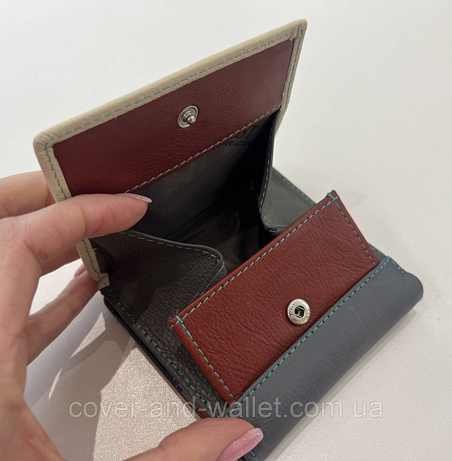 Компактный женский кожаный кошелек с монетницей белого цвета ST Leather Киев - изображение 9