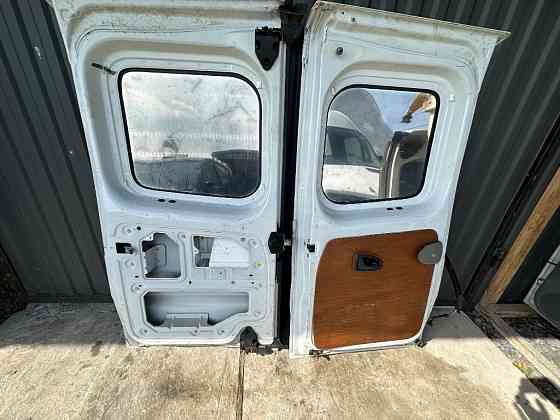 Двері задні комплект Nissan Primastar 2001-2013 (пас.) Ковель