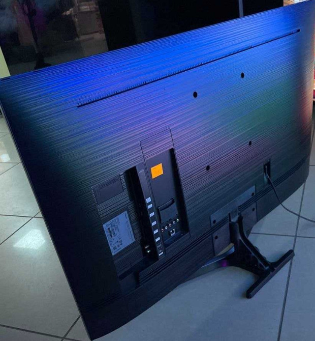 Телевизор Безрамный: 50