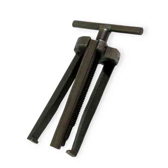 Съёмник подшипников 3 лапы 75мм кованый Мукачево