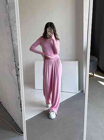 Жіночий базовий прогулянковий костюм-двійка: лонгслів і штани турецька віскоза Барбі, 42/46 Одеса