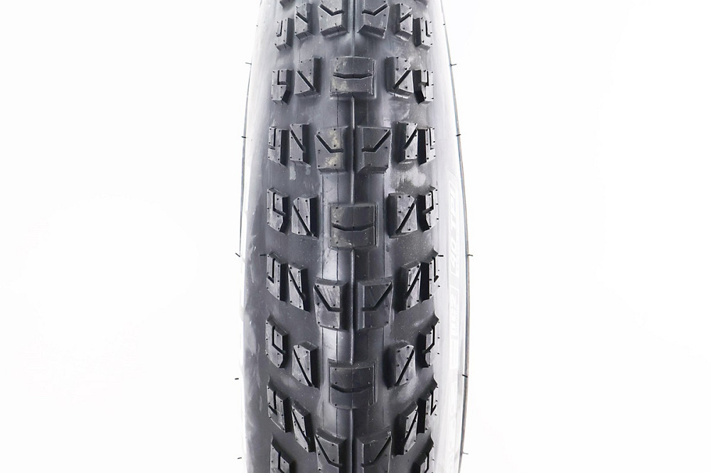 Шина 20\"x4,00 (100-406 ) шипована CST BFT Cross 40TPI Бершадь - изображение 4