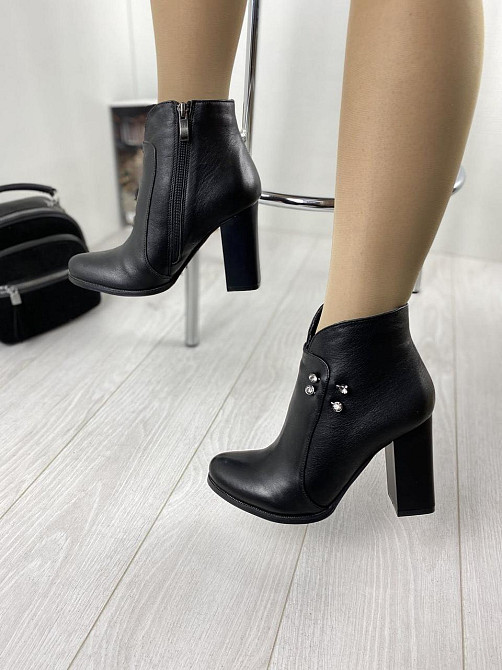 Черевики жіночі VESNA чорні натуральна шкіра висота каблука 9 см розмір 39 (2508) Коломия - фото 5