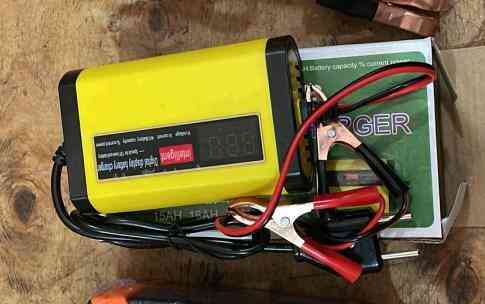 Зарядное устройство для Аккумулятор 12V 3А/ч цифровой индикатор ZV-2 Мукачево