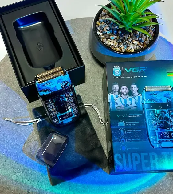 Электробритва VGR V-352 шейвер, двойное лезвие, IPX5, LED Display Коломия - фото 2