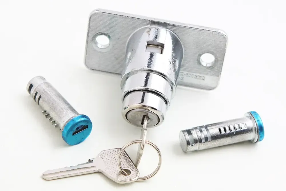 Замок багажника 2102 з циліндрами хром. Flagmus Вінниця - фото 1