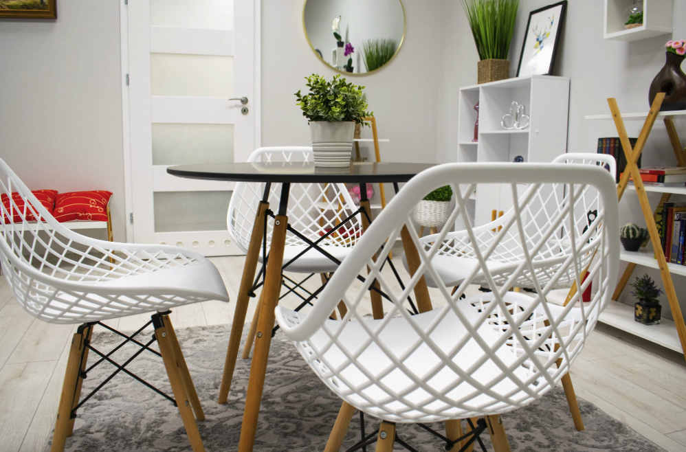 Стілець Leobert Sakai з дерев'яними ніжками ажурна спинка білий Київ - фото 8