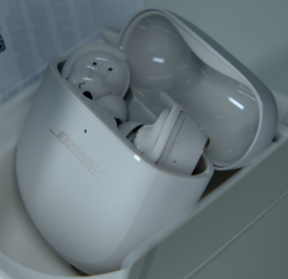 Наушники Bose QuietComfort Ultra Earbuds . Киев - изображение 2